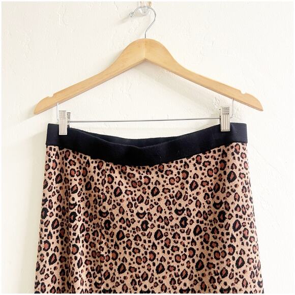 Tahari Cheetah Print Sweater Skirt Stretch Size Medium Knee Length Brown Black - Picture 10 of 10
